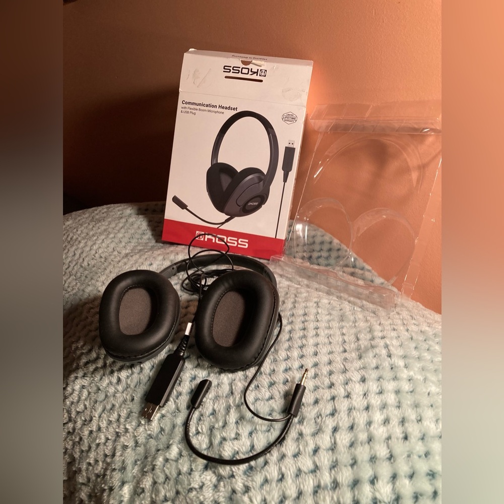 KOSS (SB42-USB) Communication Headset. Full Size Over-Ear Headphone. Preowned